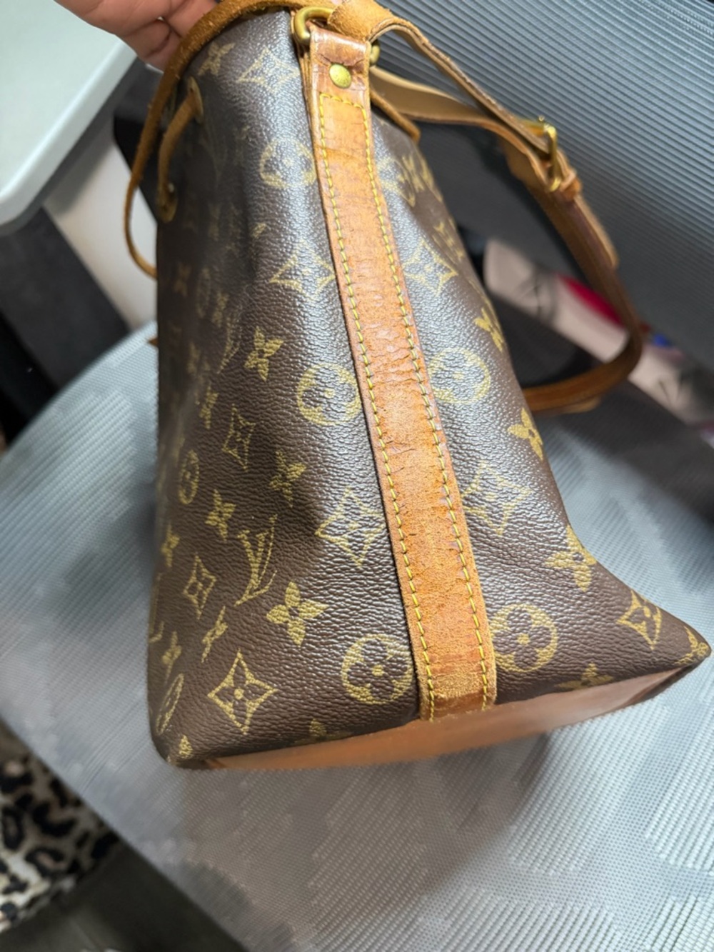 Louis Vuitton Monogram Canvas Bucket Shoulder Bag in Brown and Tan - Picture 12 of 16